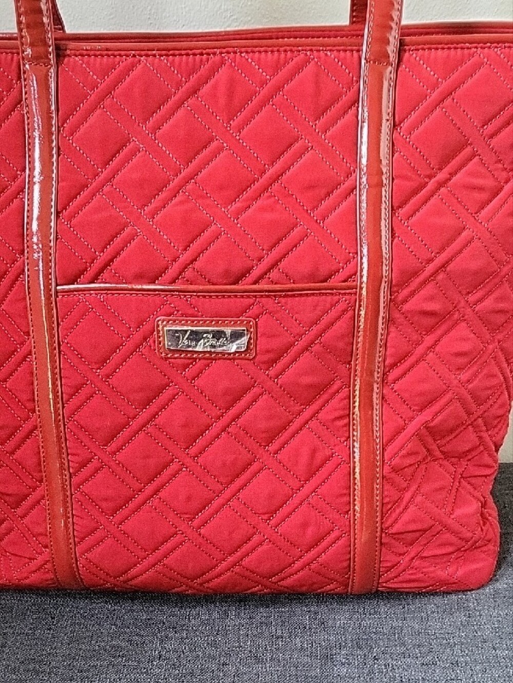 Vera Bradley Trimmed Vera Tote – Tango Red – NWT - Picture 2 of 16